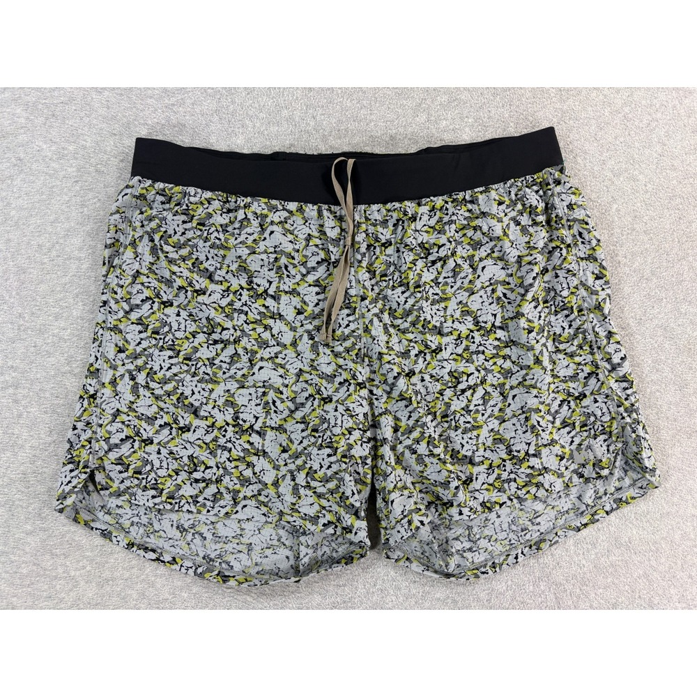 REI Compression Lined Light Weight Running Shorts (Men's XL) Green/Gray  - 7"